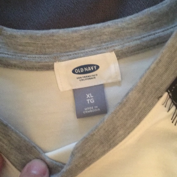 Cute shirt!🌞 - Picture 3 of 4